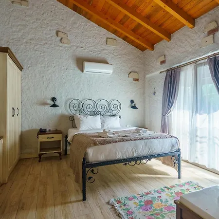 Szálloda Alacati Aura 2*