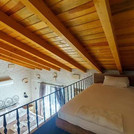 Отель Alacati Aura 2*