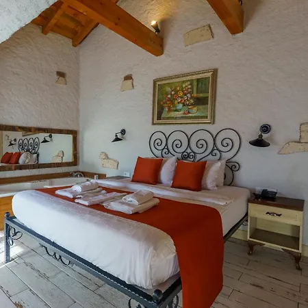 Alacati Aura 2*